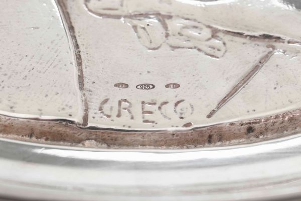 Piatto con volto di fanciulla. Rilievo in argento 925. Argenteria artistica italiana del XX secolo (argentiere De Giovanni Milano?)  - Asta Argenti del XX secolo - Associazione Nazionale - Case d'Asta italiane