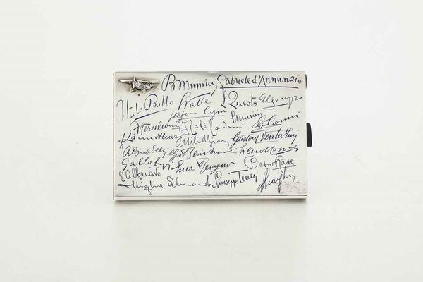 Porta sigarette. Argento fuso, sagomato e inciso. Oreficeria tedesca della prima met� del XX secolo  - Asta Argenti del XX secolo - Associazione Nazionale - Case d'Asta italiane