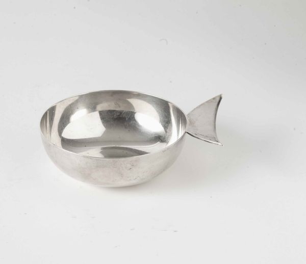 Ciotola. Argento fuso e sagomato. Argenteria milanese del XX secolo. Argenteria Cristofle S.p.A.	  - Asta Argenti del XX secolo - Associazione Nazionale - Case d'Asta italiane