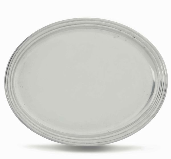 Vassoio ovale. Argento fuso e sagomato. Italia XX secolo. Argentiere Genazzi Milano  - Asta Argenti del XX secolo - Associazione Nazionale - Case d'Asta italiane