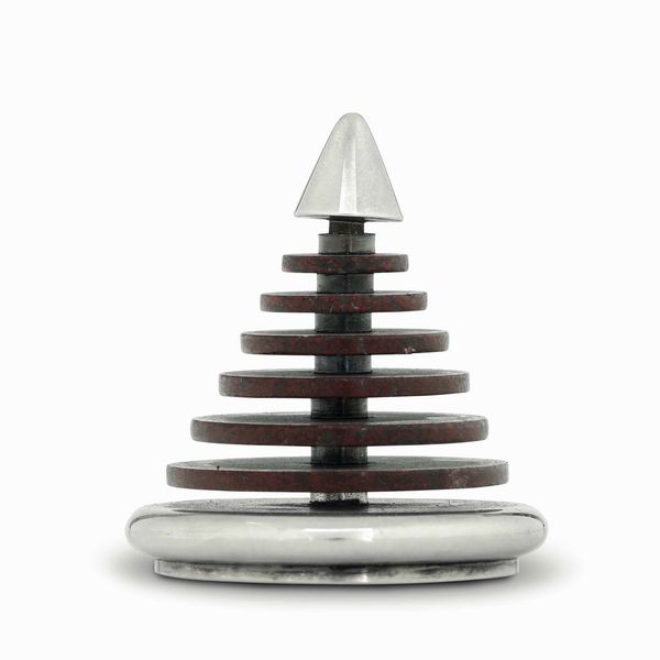 Albero stilizzato. Argento sterling e marmo (granito rosso?). Maison Bulgari, Italia XX secolo  - Asta Argenti del XX secolo - Associazione Nazionale - Case d'Asta italiane