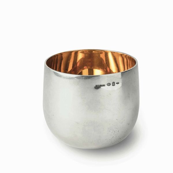 Ciotola. Argento sterling fuso, sbalzato e dorato. Argenteria italiana del XX secolo. Maison Bulgari  - Asta Argenti del XX secolo - Associazione Nazionale - Case d'Asta italiane