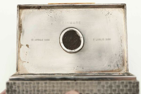 Scatola. Argento sterling fuso, sagomato e cesellato. Italia, secondo quarto XX secolo. Maison Bulgari, Roma  - Asta Argenti del XX secolo - Associazione Nazionale - Case d'Asta italiane