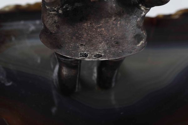 Due figure caricaturali di cui una in argento con base in pietra dura. Argenteria milanese del XX secolo. Argentiere Eredi Mazzetti  - Asta Argenti del XX secolo - Associazione Nazionale - Case d'Asta italiane