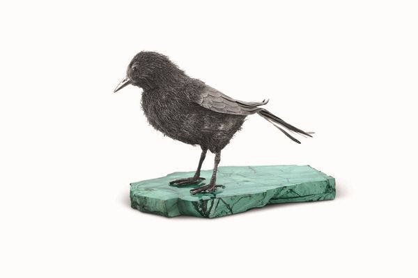 Volatile. Argento su base in malachite. Argenteria artistica italiana del XX-XXI secolo. Firma Mario Buccellati su etichetta a scudo in argento  - Asta Argenti del XX secolo - Associazione Nazionale - Case d'Asta italiane