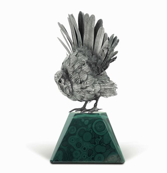 Tacchino. Argento su base in malachite. Argenteria artistica italiana del XX-XXI secolo. Firma Mario Buccellati su etichetta a scudo in argento  - Asta Argenti del XX secolo - Associazione Nazionale - Case d'Asta italiane