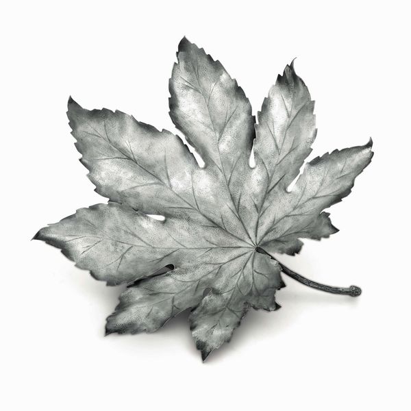 Foglia di vite. Argento 925 fuso, sagomato e cesellato. Argenteria artistica milanese del XX-XXI secolo. Argentiere Ilario Pradella per Mario Buccellati  - Asta Argenti del XX secolo - Associazione Nazionale - Case d'Asta italiane