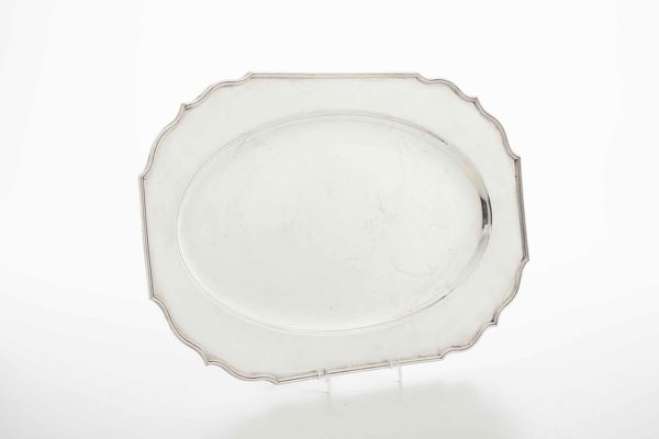 Secchiello e vassoio. Argento fuso e sagomato. Argenteria italiana del XX secolo. Marchio con fascio littorio in uso da l 1935 al 1945. Argentiere Cesa, Alessandria  - Asta Argenti del XX secolo - Associazione Nazionale - Case d'Asta italiane