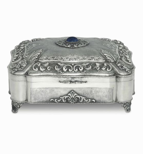 Portagioie. Argento fuso, sagomato e cesellato. Argenteria artistica italiana del XX secolo  - Asta Argenti del XX secolo - Associazione Nazionale - Case d'Asta italiane