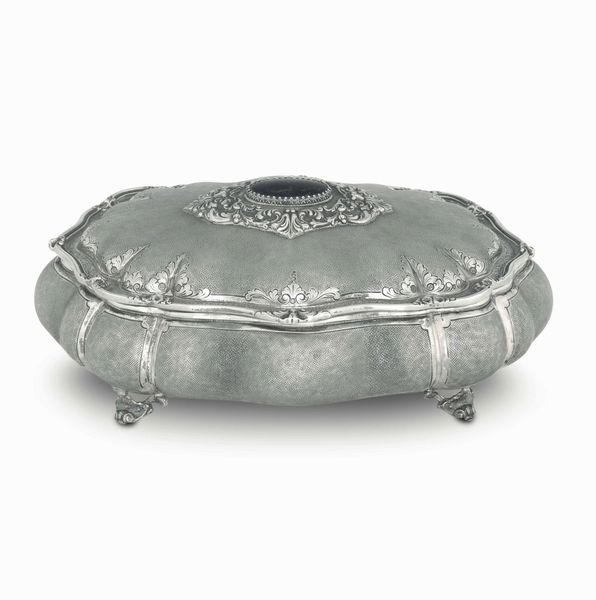 Portagioie. Argento fuso, sagomato e cesellato. Argenteria artistica milanese del XX secolo. Marchio con fascio littorio in uso dal 1935 al 1945  - Asta Argenti del XX secolo - Associazione Nazionale - Case d'Asta italiane