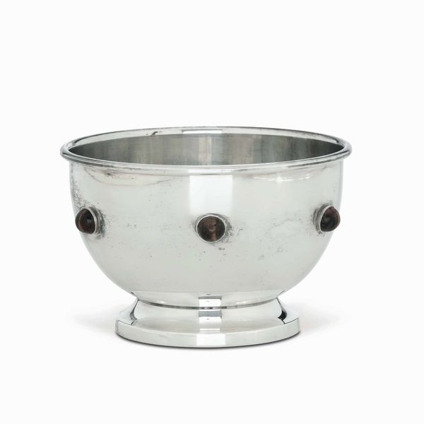 Ciotola. Argento fuso e sagomato. Argenteria milanese del XX secolo, argentiere Miracoli  - Asta Argenti del XX secolo - Associazione Nazionale - Case d'Asta italiane