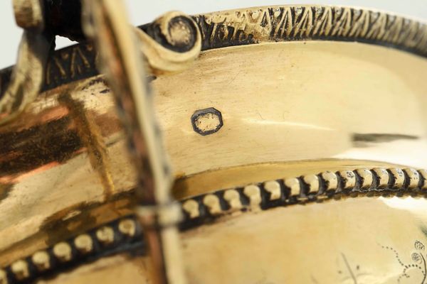 Tazza con pr�sentoir. Argento primo titolo fuso, sbalzato, cesellato e dorato. Parigi, marchio di titolo in uso dal 1809 al 1819  - Asta Argenti del XX secolo - Associazione Nazionale - Case d'Asta italiane