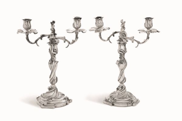 Coppia di doppieri. Argento fuso, sbalzato e cesellato. Parigi seconda met� del XIX secolo. Argentiere Andr� Aucoc  - Asta Argenti del XX secolo - Associazione Nazionale - Case d'Asta italiane