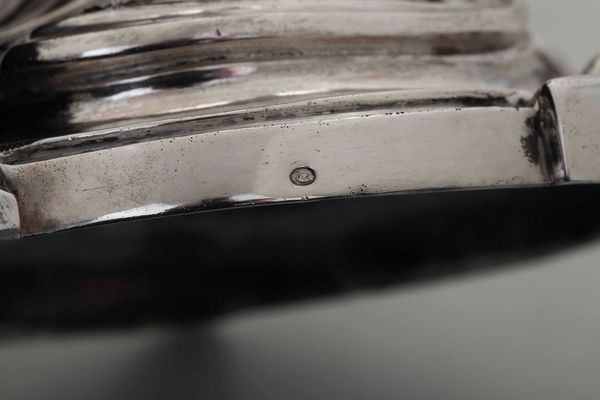 Coppia di doppieri. Argento fuso, sbalzato e cesellato. Parigi seconda met� del XIX secolo. Argentiere Andr� Aucoc  - Asta Argenti del XX secolo - Associazione Nazionale - Case d'Asta italiane