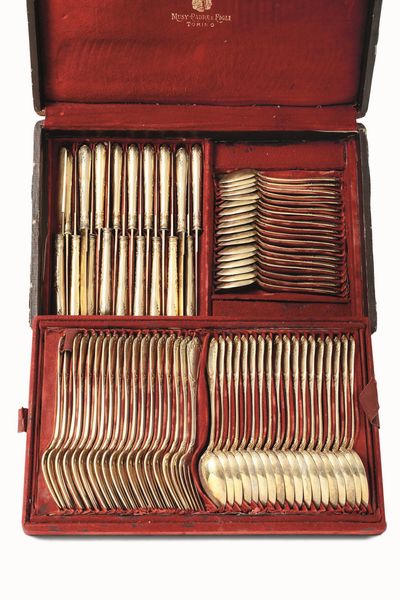 Servizio do posate da dessert per 18 persone. Argento primo titolo vermeille. Francia XIX secolo (Parigi?). Argentiere SH con sole e stella  - Asta Argenti del XX secolo - Associazione Nazionale - Case d'Asta italiane