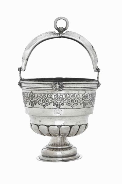 Secchiello. Argento fuso, sbalzato e inciso. Penisola iberica XVIII secolo  - Asta Argenti del XX secolo - Associazione Nazionale - Case d'Asta italiane