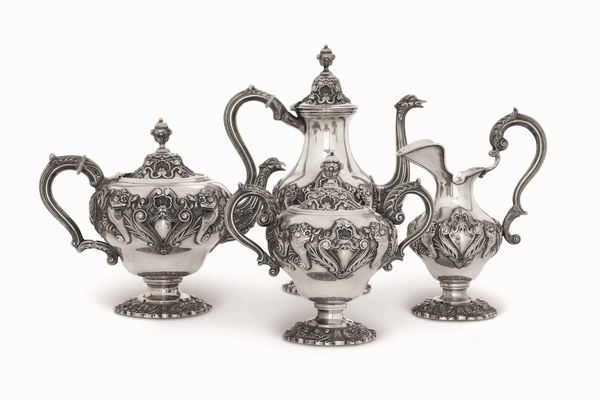 Servizio da t� e caff�. Argento fuso, sagomato e cesellato. Portogallo, Gondomar XIX-XX secolo  - Asta Argenti del XX secolo - Associazione Nazionale - Case d'Asta italiane