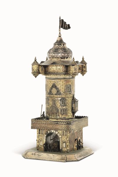 Coppa a modello di torrione. Argento fuso, sbalzato, cesellato e dorato. Argenteria artistica tedesca del XIX-XX secolo  - Asta Argenti del XX secolo - Associazione Nazionale - Case d'Asta italiane