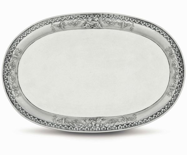 Vassoio. Argento fuso e cesellato. Germania XIX-XX secolo  - Asta Argenti del XX secolo - Associazione Nazionale - Case d'Asta italiane