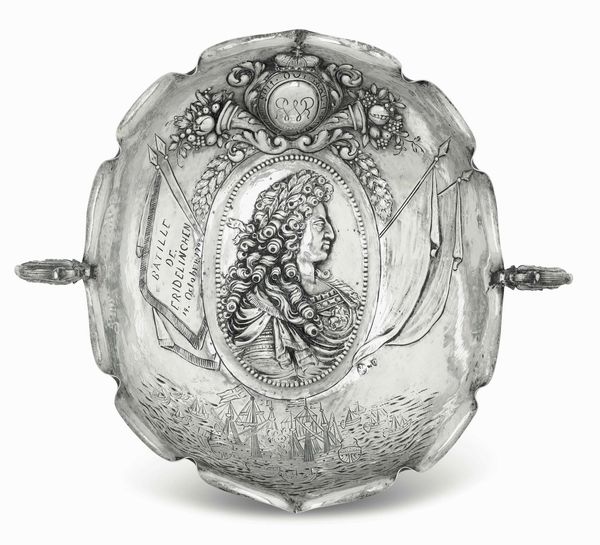 Coppia biansata. Argento fuso, sbalzato e cesellato. Germania, Hanau, XIX-XX secolo  - Asta Argenti del XX secolo - Associazione Nazionale - Case d'Asta italiane