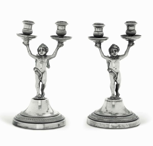 Coppia di candelabri. Argento fuso, sbalzato e cesellato. Svezia, Stoccolma, prima met� del XIX secolo, argentiere LP  - Asta Argenti del XX secolo - Associazione Nazionale - Case d'Asta italiane