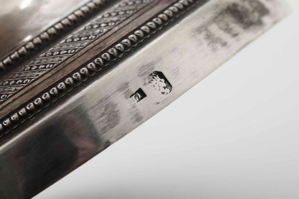 Coppia di candelabri. Argento fuso, sbalzato e cesellato. Svezia, Stoccolma, prima met� del XIX secolo, argentiere LP  - Asta Argenti del XX secolo - Associazione Nazionale - Case d'Asta italiane