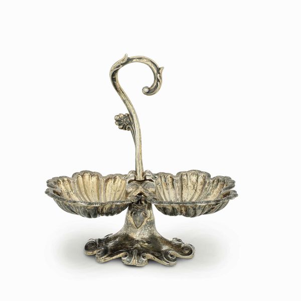 Saliera. Argento fuso, sbalzato, cesellato e dorato. Mosca 18 (61?). Assaggiatore A. Mitin. Argentiere IW (non identificato)  - Asta Argenti del XX secolo - Associazione Nazionale - Case d'Asta italiane