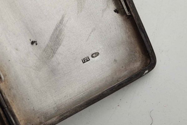 Portasigarette. Argento fuso, sagomato e cesellato. Mosca 1909-1917  - Asta Argenti del XX secolo - Associazione Nazionale - Case d'Asta italiane