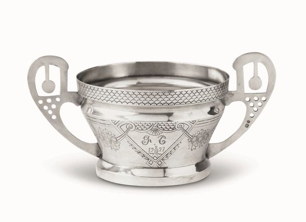 Zuccheriera. Argento fuso, sbalzato e cesellato. Russia inizio XX secolo, marchio della citt� di Mosca in uso 1908-1917  - Asta Argenti del XX secolo - Associazione Nazionale - Case d'Asta italiane