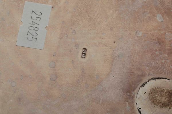 Due importanti legumiere con pr�sentoir. Argento fuso, sbalzato, cesellato e dorato. San Pietroburgo 1869. Assaggiatore B.C. Argentiere N.P (non identificato)  - Asta Argenti del XX secolo - Associazione Nazionale - Case d'Asta italiane