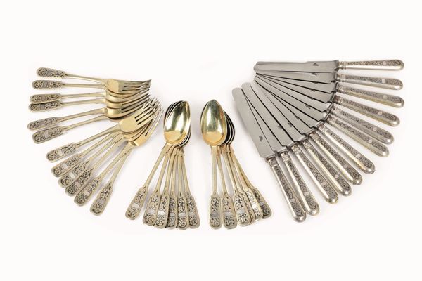 Servizio posate da dolce. Argento fuso, sagomato, dorato e niellato. Mosca 1872. Assaggiatore Viktor Savinkov. Argentiere non identificato  - Asta Argenti del XX secolo - Associazione Nazionale - Case d'Asta italiane