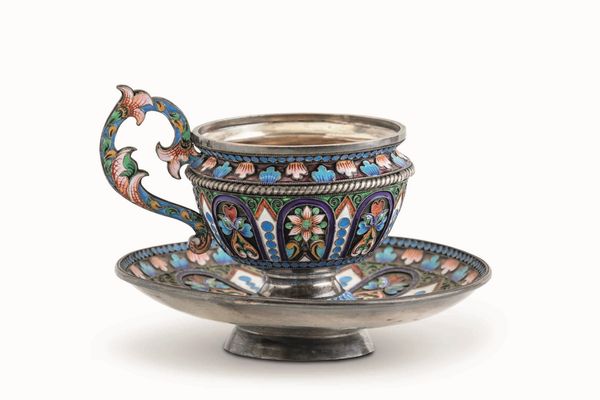 Tazza e piattino. Argento e smalti colorati. Manifattura russa del XX secolo  - Asta Argenti del XX secolo - Associazione Nazionale - Case d'Asta italiane