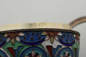 Porta tovaglioli e porta uovo. Argento e smalti colorati. Manifattura russa del XX secolo  - Asta Argenti del XX secolo - Associazione Nazionale - Case d'Asta italiane