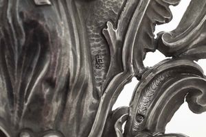 Acquasantiera con raffigurazione di San Luigi Gonzaga. Argento sbalzato, traforato e cesellato. Genova, bollo della �Torretta� per l�anno (1)762  - Asta Argenti del XX secolo - Associazione Nazionale - Case d'Asta italiane