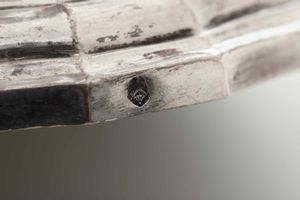 Coppia di candelieri. Argento fuso e sbalzato. Roma ultimo quarto del XVIII secolo. Maestro argentiere Giovanni Battista Sabatini (1766-1816)  - Asta Argenti del XX secolo - Associazione Nazionale - Case d'Asta italiane