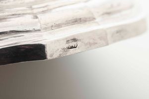 Coppia di candelieri. Argento fuso e sbalzato. Roma ultimo quarto del XVIII secolo. Maestro argentiere Giovanni Battista Sabatini (1766-1816)  - Asta Argenti del XX secolo - Associazione Nazionale - Case d'Asta italiane