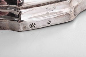 Coppia di doppieri Argento fuso, sbalzato e cesellato Roma 1795 - 1799 marchio dell�argentiere consunto di difficile lettura  - Asta Argenti del XX secolo - Associazione Nazionale - Case d'Asta italiane