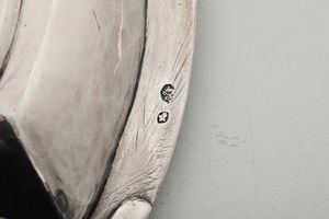 Due vassoi. Argento fuso, sbalzato e cesellato. Stato Pontificio ultimo quarto del XVIII secolo  - Asta Argenti del XX secolo - Associazione Nazionale - Case d'Asta italiane