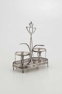 Oliera. Argento fuso, sbalzato e traforato. Italia XIX secolo (apparentemente priva di punzonatura)  - Asta Argenti del XX secolo - Associazione Nazionale - Case d'Asta italiane
