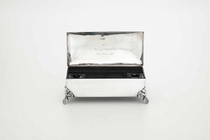 Calamaio. Argento fuso, sagomato e inciso. Marchio della citt� di Londra per l�anno 1906 e dell�argentiere (non identificato)  - Asta Argenti del XX secolo - Associazione Nazionale - Case d'Asta italiane