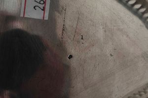 Centrotavola. Argento fuso, sagomato e cesellato. Bollo della citt� di Chester per l�anno 1909 e dell�argentiere (non identificato)  - Asta Argenti del XX secolo - Associazione Nazionale - Case d'Asta italiane