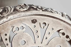 Importante servizio da t� e caff�. Argento fuso, sagomato, traforato e cesellato. Olanda 1913  - Asta Argenti del XX secolo - Associazione Nazionale - Case d'Asta italiane