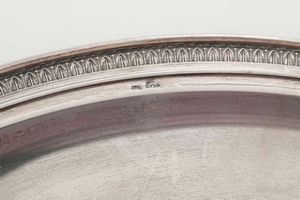 Piatto celebrativo. Argento fuso, sagomato e inciso. Argentiere Cesa Alessandria XX secolo  - Asta Argenti del XX secolo - Associazione Nazionale - Case d'Asta italiane