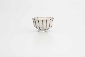 Ciotola. Argento sterling fuso e sbalzato. Argenteria italiana del XX secolo. Argentiere Pampaloni Firenze per Maison Bulgari  - Asta Argenti del XX secolo - Associazione Nazionale - Case d'Asta italiane