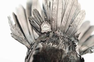 Tacchino. Argento su base in malachite. Argenteria artistica italiana del XX-XXI secolo. Firma Mario Buccellati su etichetta a scudo in argento  - Asta Argenti del XX secolo - Associazione Nazionale - Case d'Asta italiane