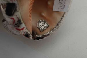 Due conchiglie rivestite in argento. Argenteria artistica del XX-XXI secolo. Firma Mario Buccellati su etichetta a scudo in argento  - Asta Argenti del XX secolo - Associazione Nazionale - Case d'Asta italiane