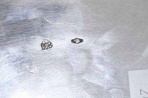 Portagioie. Argento fuso, sagomato e cesellato e corallo intagliato. Argenteria artistica milanese della prima met� del XX secolo. Bollo con fascio littorio in uso dal 1935 al 1945. Argentiere Umberto Cesari  - Asta Argenti del XX secolo - Associazione Nazionale - Case d'Asta italiane