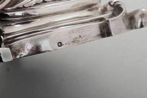 Coppia di doppieri. Argento fuso, sbalzato e cesellato. Parigi seconda met� del XIX secolo. Argentiere Andr� Aucoc  - Asta Argenti del XX secolo - Associazione Nazionale - Case d'Asta italiane