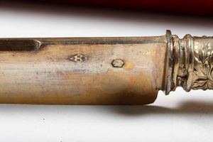 Servizio do posate da dessert per 18 persone. Argento primo titolo vermeille. Francia XIX secolo (Parigi?). Argentiere SH con sole e stella  - Asta Argenti del XX secolo - Associazione Nazionale - Case d'Asta italiane