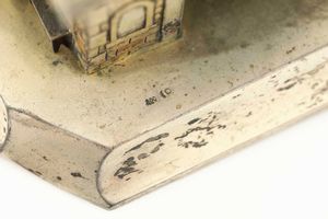 Coppa a modello di torrione. Argento fuso, sbalzato, cesellato e dorato. Argenteria artistica tedesca del XIX-XX secolo  - Asta Argenti del XX secolo - Associazione Nazionale - Case d'Asta italiane